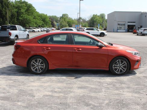 Used 2023 Kia Forte GT-Line w/ GT-Line Premium Package FWD image 4