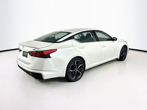 Used 2023 Nissan Altima 2.5 SR w/ SR Premium Package FWD image 9