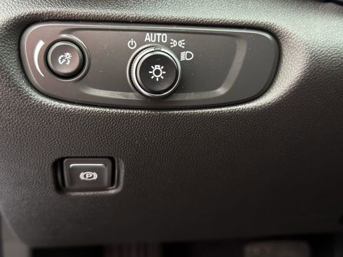 Used 2025 Chevrolet Blazer LT image 20