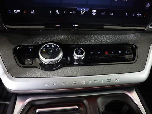 Used 2025 Ford Expedition Tremor AWD/4WD image 53