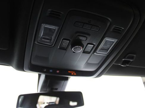 Used 2021 GMC Yukon Denali AWD/4WD image 16