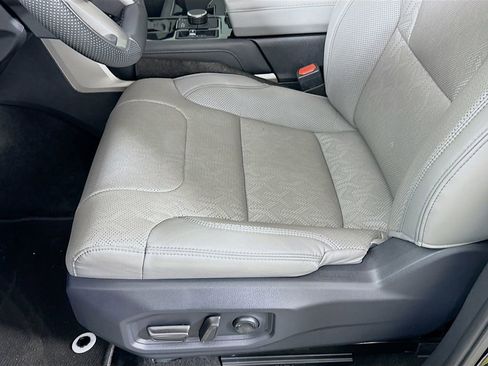 Used 2024 Toyota Tundra Limited image 20