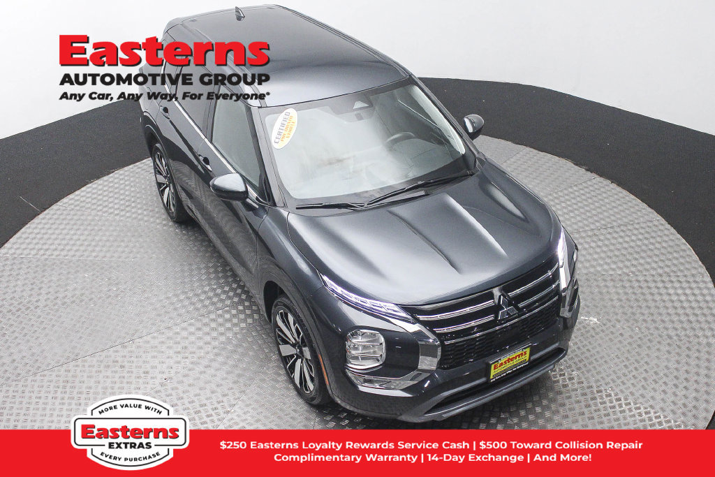 Used 2025 Mitsubishi Outlander SE AWD/4WD image 4