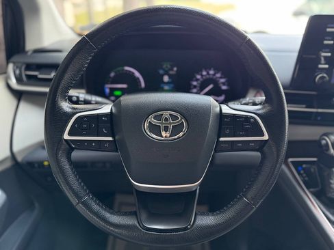 Used 2021 Toyota Sienna XLE AWD/4WD image 15