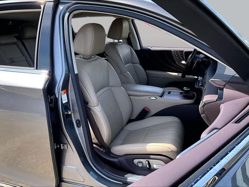 Used 2020 Lexus LS 500 w/ Interior Upgrade Package RWD image 9