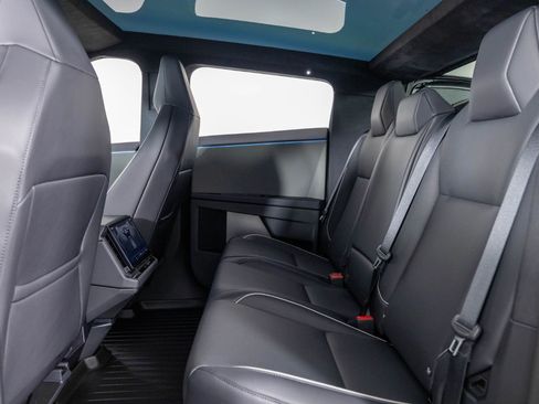 Used 2024 Tesla Cybertruck AWD Crew Cab image 18