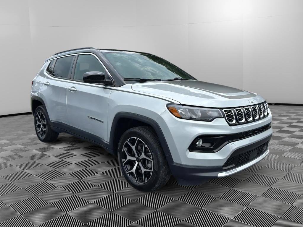 Used 2025 Jeep Compass Limited w/ Mopar Graphics Package AWD/4WD image 2