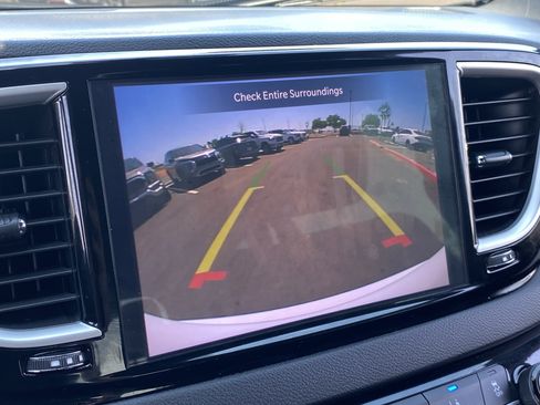 Used 2025 Chrysler Voyager LX FWD image 26