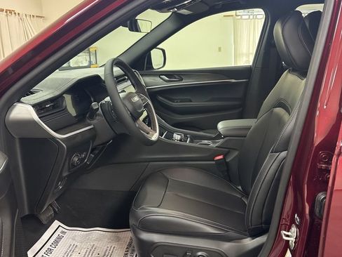 New 2026 Jeep Grand Cherokee Limited AWD/4WD image 9