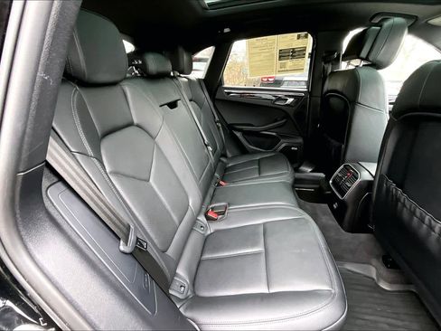 Used 2021 Porsche Macan S image 19