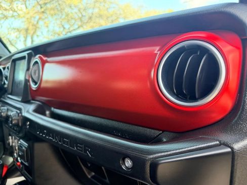 Used 2019 Jeep Wrangler Unlimited Rubicon image 21