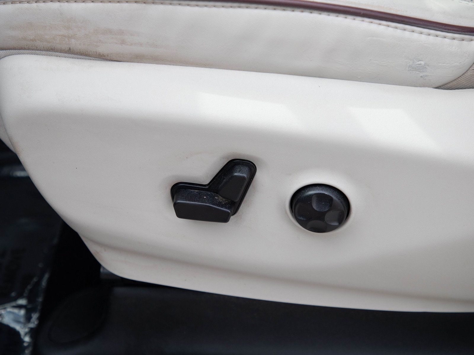 Used 2017 Chrysler Pacifica Limited FWD image 26
