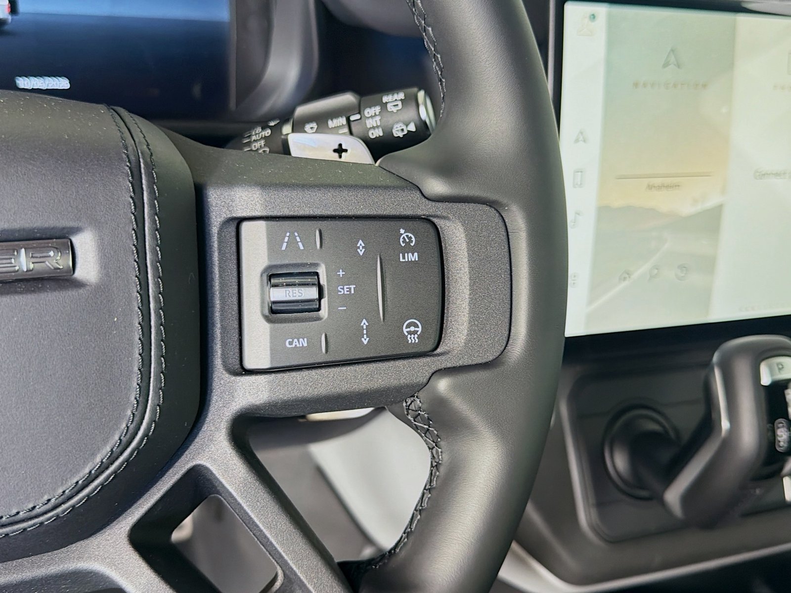 New 2026 Land Rover Defender 90 V8 AWD/4WD image 13