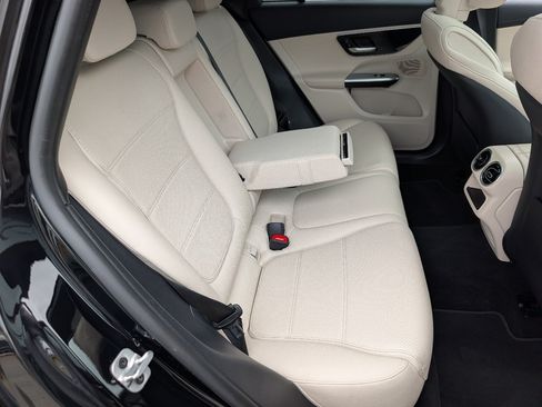 Used 2024 Mercedes-Benz GLC 300 image 5