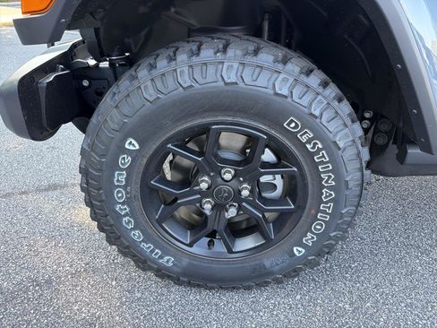 New 2026 Jeep Gladiator Sport AWD/4WD image 10
