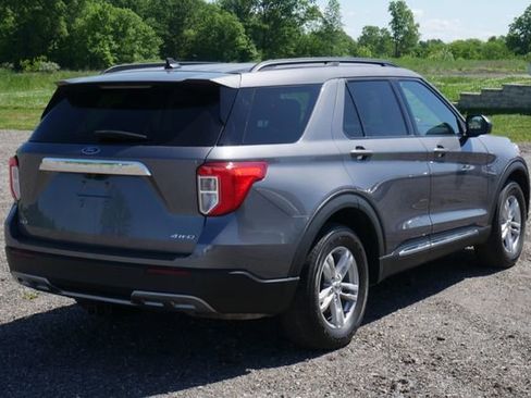 Used 2022 Ford Explorer XLT w/ Equipment Group 202A AWD/4WD image 12