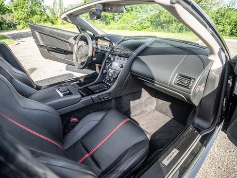 Used 2015 Aston Martin V8 Vantage GT RWD image 48