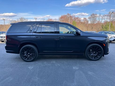 Used 2023 Cadillac Escalade Sport w/ LPO, ONYX Package image 12