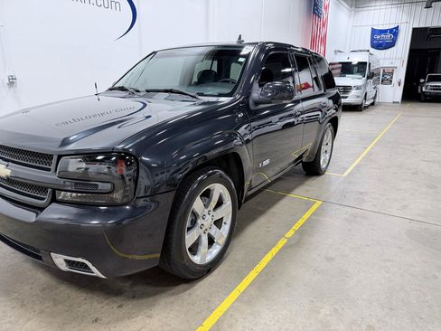 Used 2008 Chevrolet TrailBlazer SS w/ Sun And 6-Disc Cd Package RWD image 19