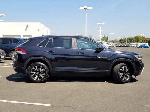 Used 2023 Volkswagen Atlas Cross Sport SE FWD image 5