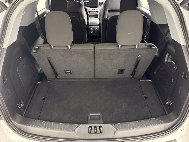 Used 2021 Ford Explorer XLT AWD/4WD image 36