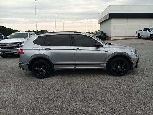 Used 2019 Volkswagen Tiguan SEL R-Line AWD/4WD image 7