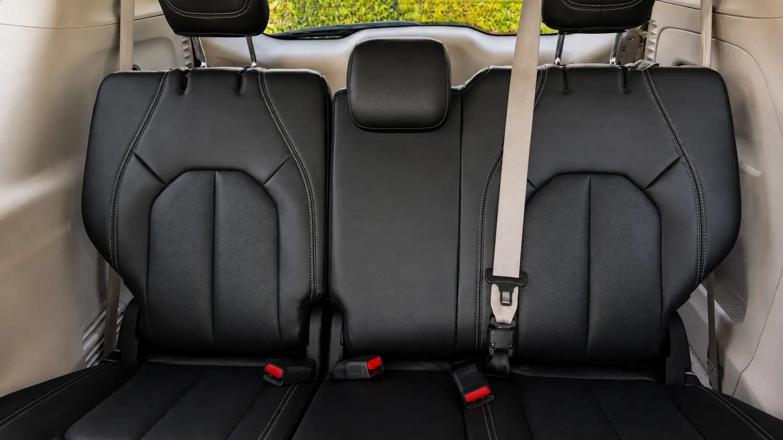 Used 2024 Chrysler Pacifica Touring-L FWD image 21