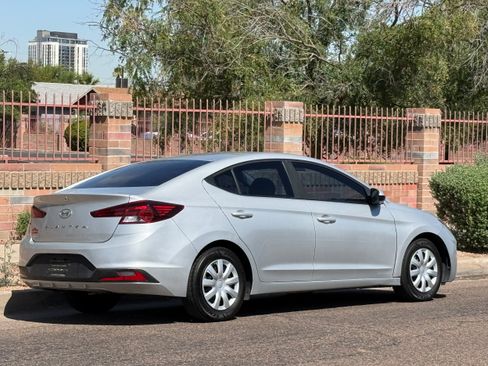 Used 2019 Hyundai Elantra SE w/ Cargo Package FWD image 8