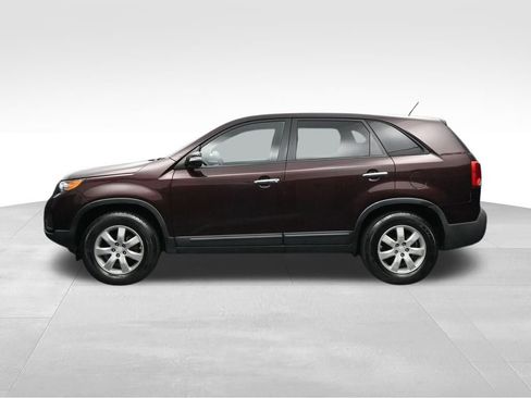 Used 2011 Kia Sorento 2WD image 2