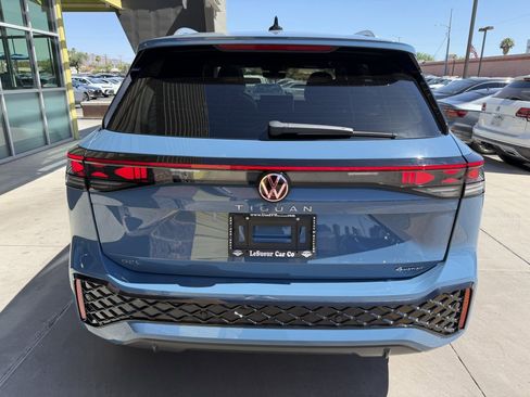 Used 2025 Volkswagen Tiguan SEL R-Line AWD/4WD image 13