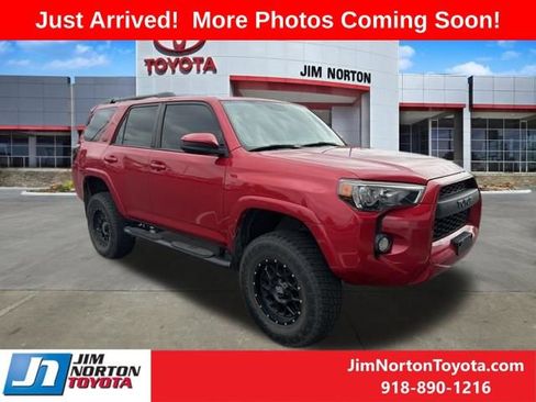Used 2017 Toyota 4Runner SR5 AWD/4WD image 1