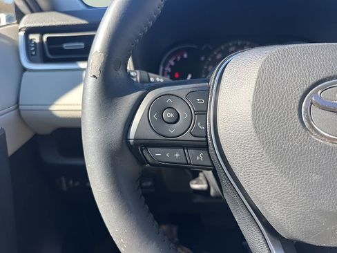 Used 2019 Toyota RAV4 Limited image 15