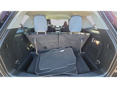 Used 2023 Ford Explorer XLT w/ Equipment Group 202A image 10