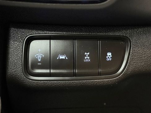 Used 2020 Hyundai Santa Fe SE AWD/4WD image 23