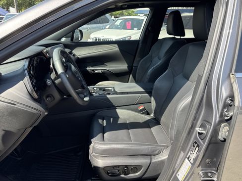 Used 2023 Lexus RX 350 w/ Luxury Package image 16