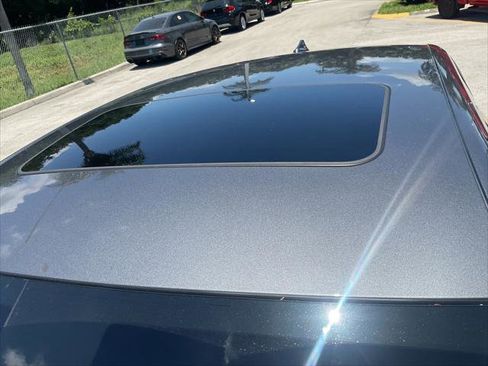 Used 2017 Genesis G90 5.0 Ultimate RWD image 8