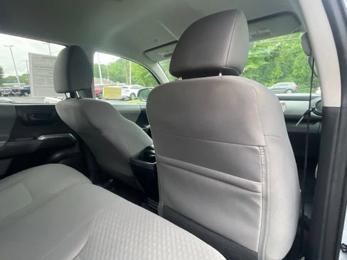 Used 2021 Toyota Tacoma SR5 AWD/4WD image 20