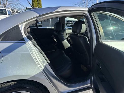 Used 2011 Chevrolet Cruze LT image 12