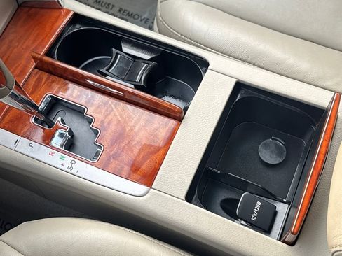 Used 2011 Toyota Camry image 25