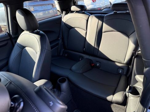 Used 2018 MINI Cooper 2-Door Hardtop image 10