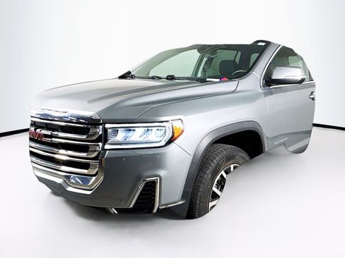 Used 2023 GMC Acadia SLE w/ Driver Convenience Package FWD image 4