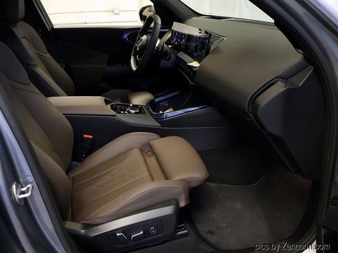 Used 2025 BMW X3 xDrive30i w/ Premium Package image 37