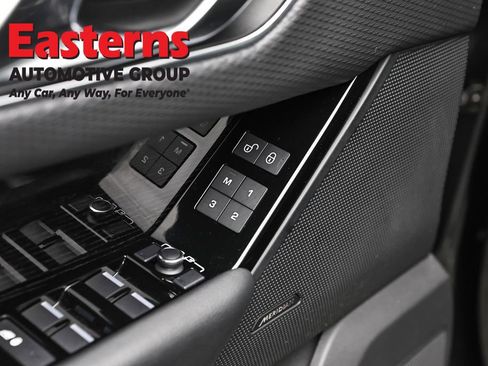 Used 2019 Land Rover Range Rover Velar S AWD/4WD image 21