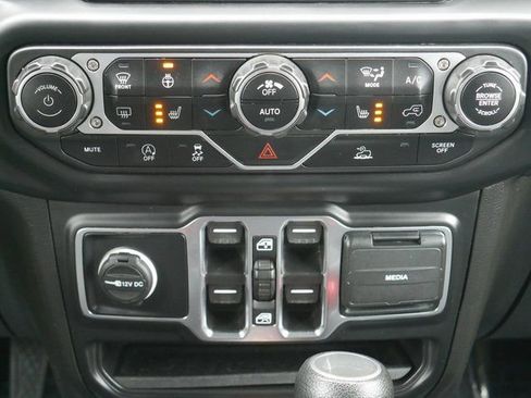 Used 2022 Jeep Wrangler Unlimited Sport image 20