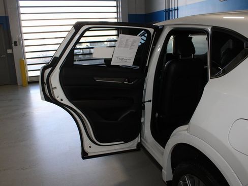 Used 2023 MAZDA CX-5 Signature image 17