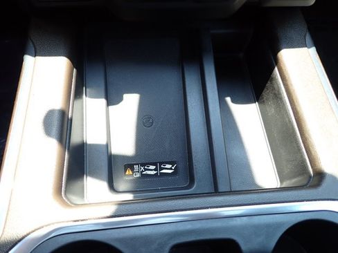 Used 2019 GMC Sierra 1500 SLT w/ SLT Premium Plus Package AWD/4WD image 19