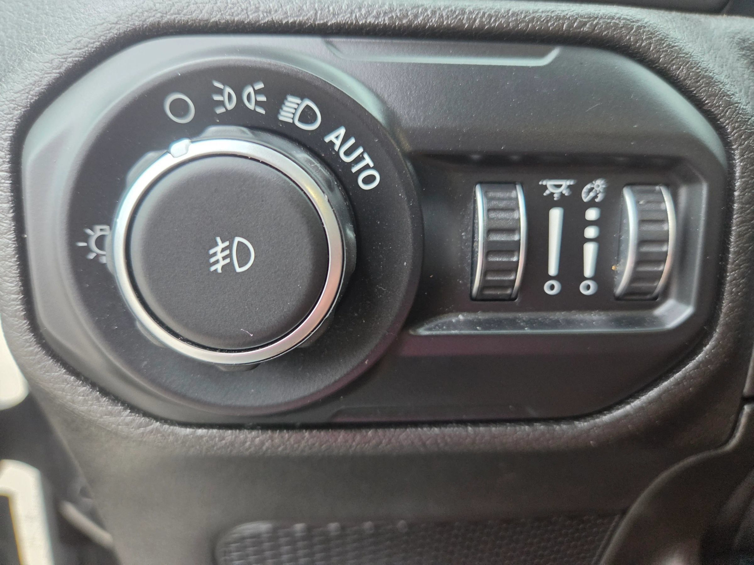 Used 2019 Jeep Wrangler Unlimited Sport S AWD/4WD image 13