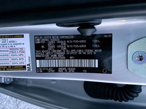 Used 2024 Toyota 4Runner Limited AWD/4WD image 31