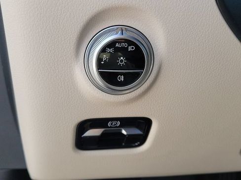 Used 2023 Mercedes-Benz C 300 Sedan image 13