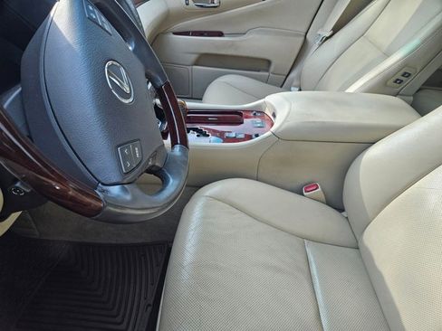 Used 2012 Lexus LS 460 w/ Comfort Pkg image 13
